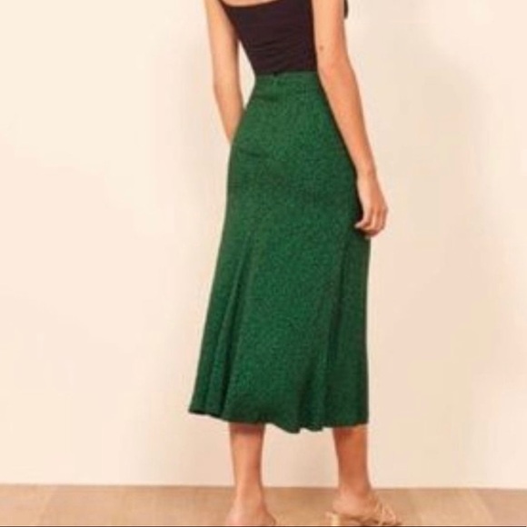 Reformation Bea skirt in “jitterbug print” - Picture 12 of 16